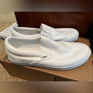 Men’s 10 VANS white slip on shoes NWOT new